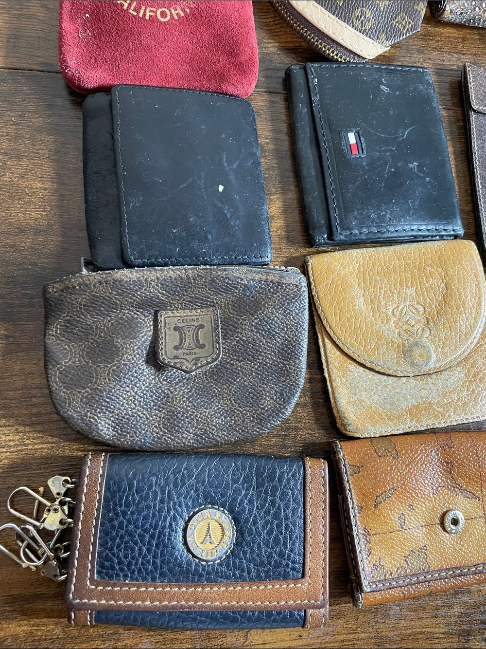 Stanley Assorted Small Wallet & Pouch Set in Red, Brown, Black, Tan, Gold - Picture 5 of 10